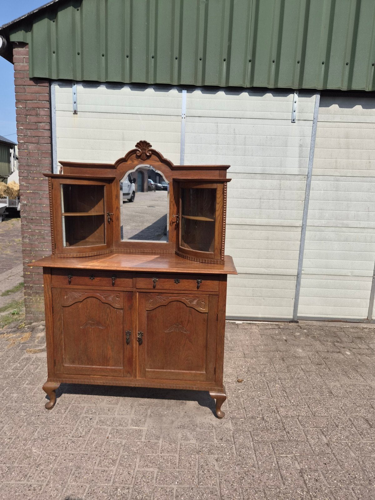 Antiek eiken dressoir/ toogkast met spiegel en vitrines, Ophalen