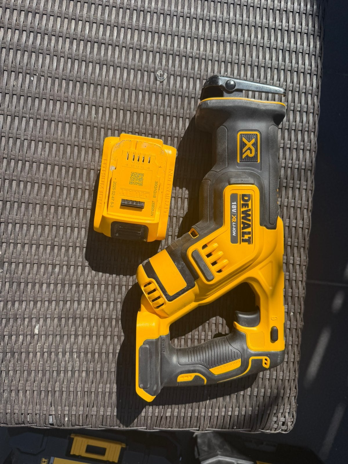 Dewalt dcs367n reciprozaag 18volt met accu, Ophalen, Zo goed als nieuw