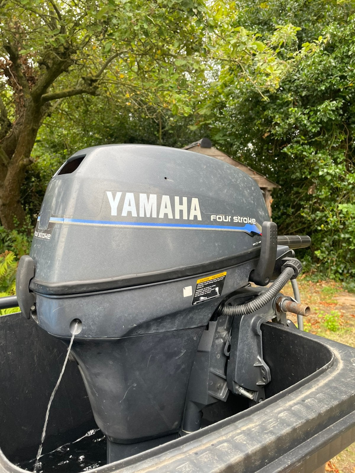 Mooie kantel trailer met 8pk yamaha