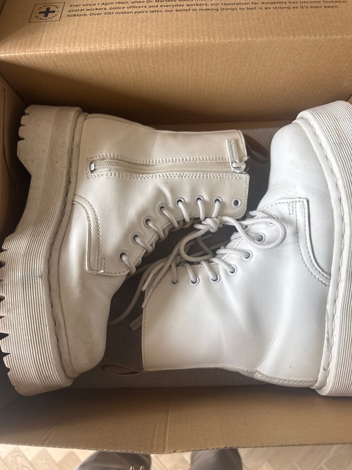 Dr. Martens Jadon Platform Boots Wit, Ophalen, Gedragen, Wit, Lage of Enkellaarzen