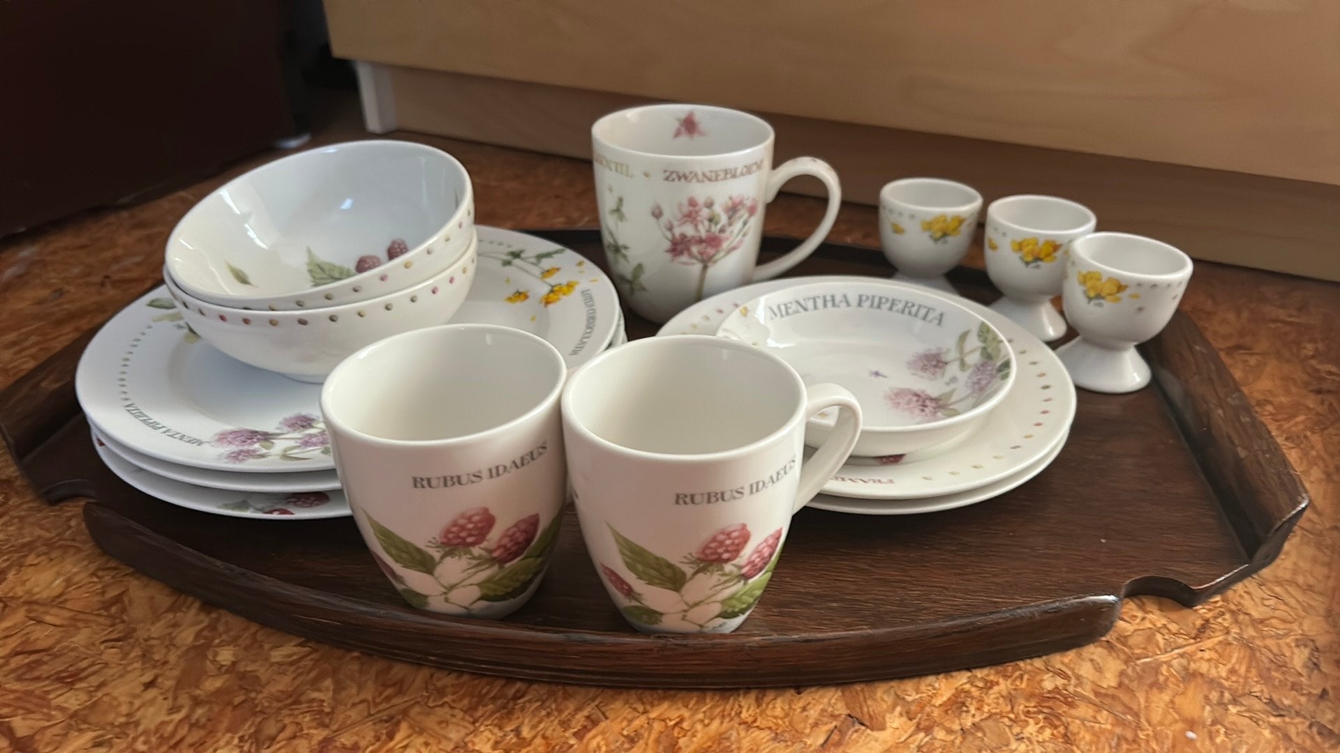 Marjolein Bastin serviesonderdelen wildflowers, Huis en Inrichting, Keuken | Servies, Gebruikt, Ophalen of Verzenden, Bord(en)
