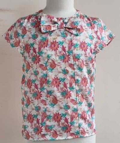 Van Hassels roomwitte blouse met bloemen en strik mt. 152, Van Hassels, Meisje, Overhemd of Blouse, Ophalen of Verzenden