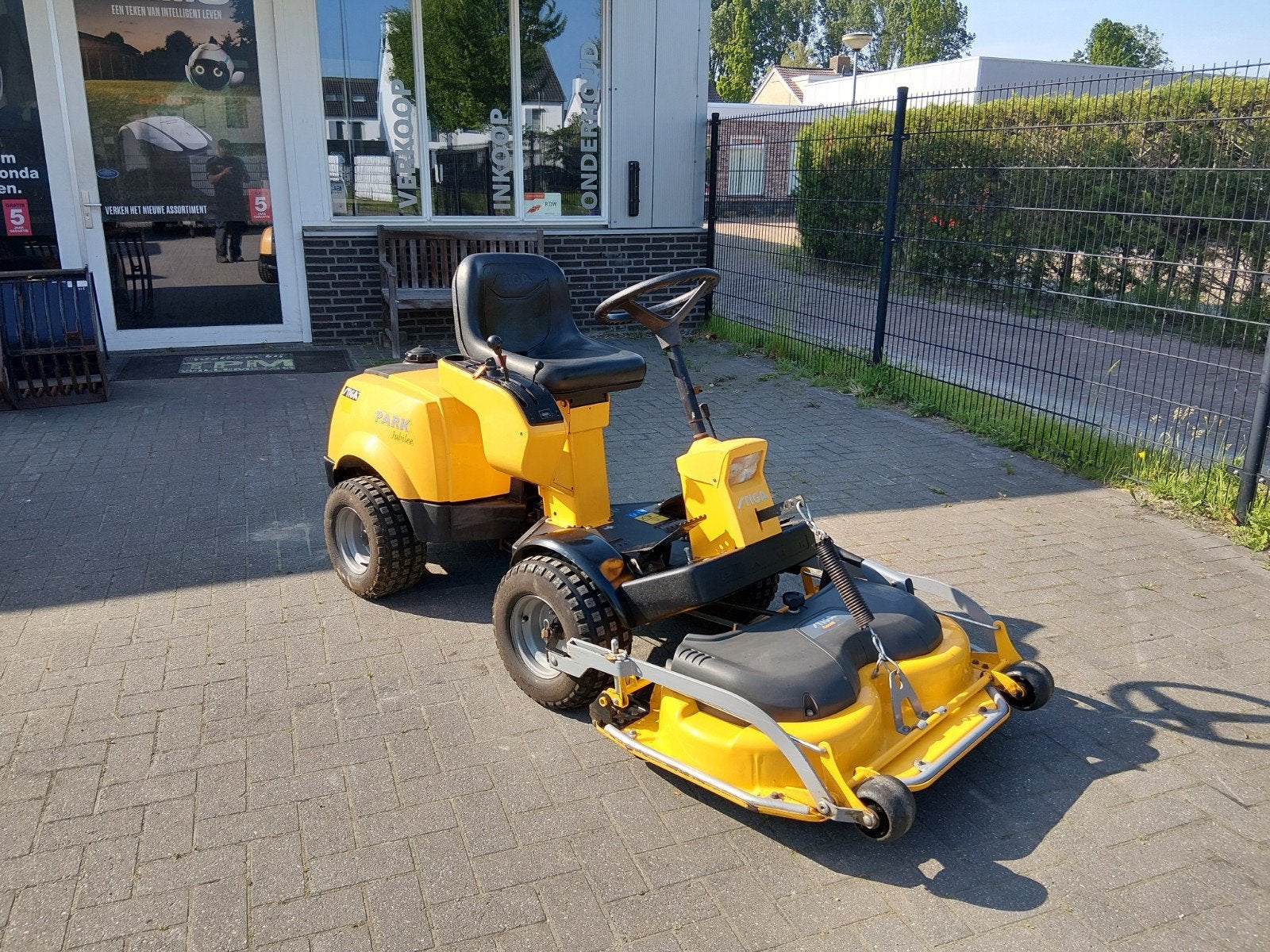 Dikke stiga park nieuwstaat, Ophalen