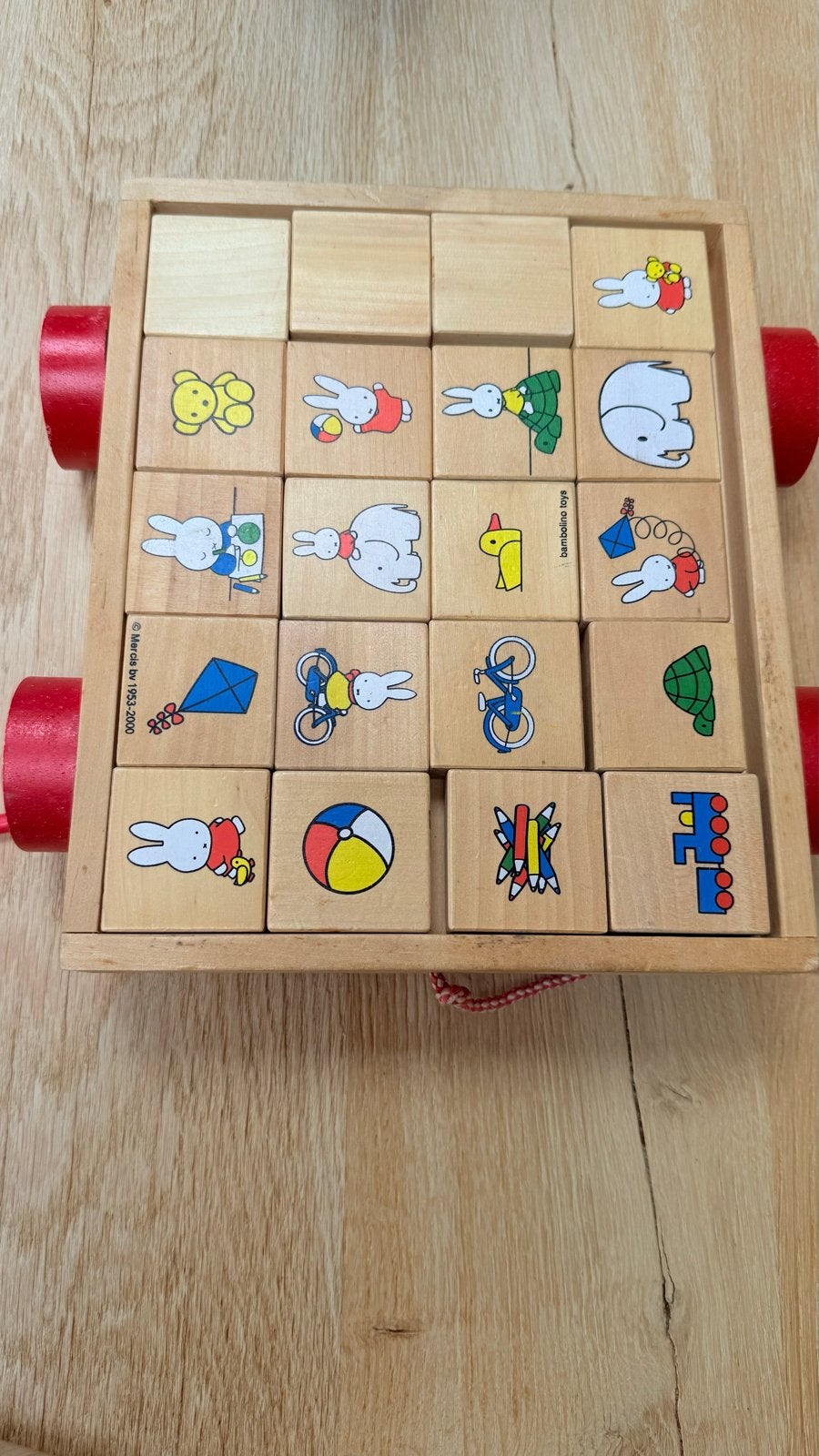 Houten Miffy blokkenkar met wieltjes, Kinderen en Baby's, Ophalen of Verzenden, Gebruikt, Overige typen, Met wieltjes