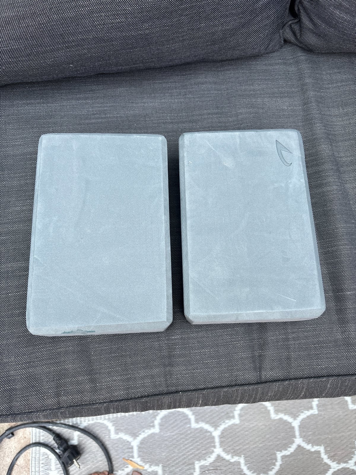 Set van 2 grijze yogablokken, Ophalen of Verzenden, Gebruikt, Yoga-accessoire