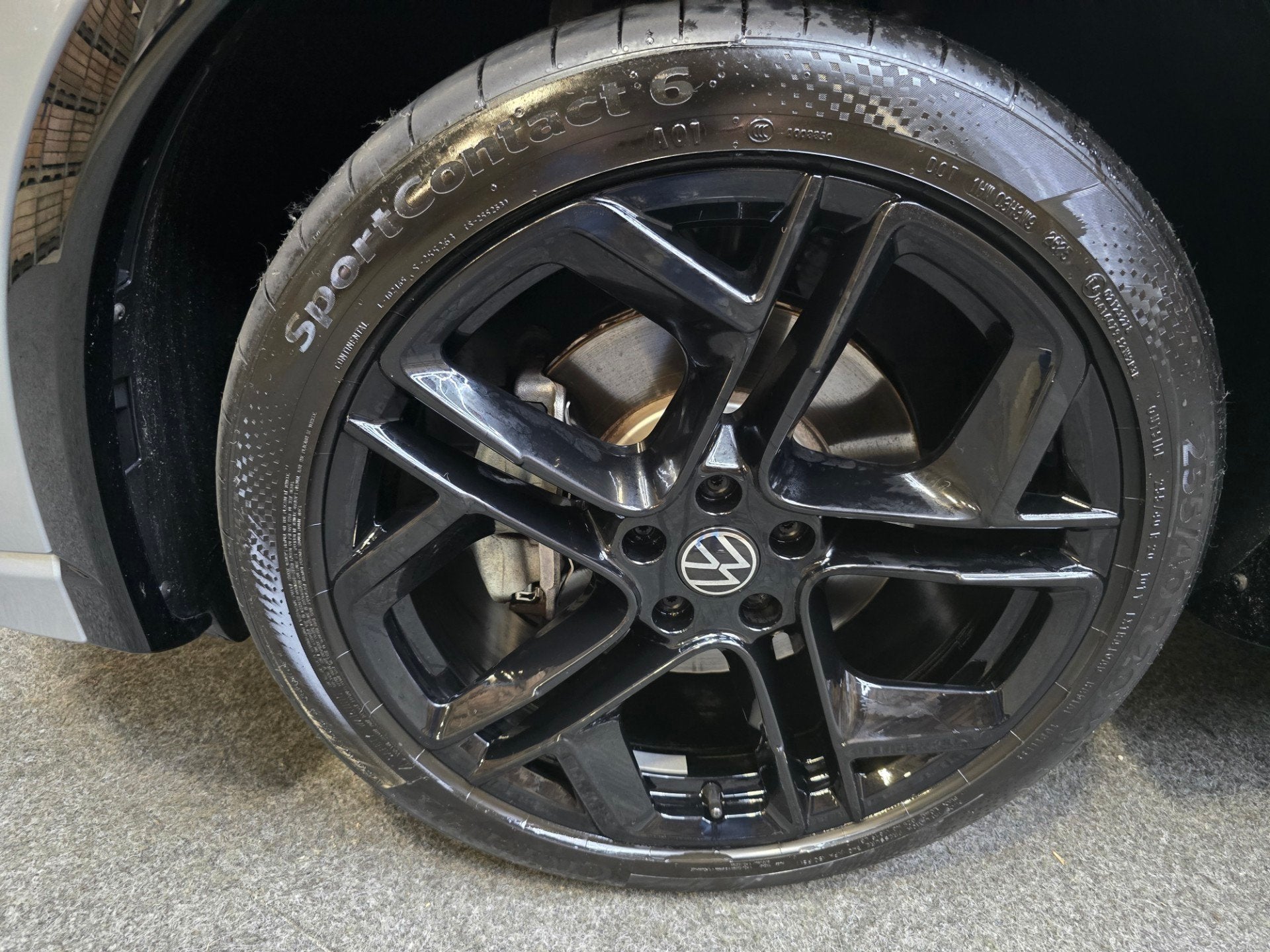 Foto 2 van Volkswagen TIGUAN 1.5 eHybrid R-Line Edition Pano Leder IQ H