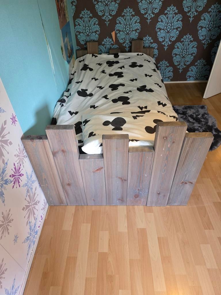 Steigerhouten kinderbed met opbergruimte, Huis en Inrichting, Slaapkamer | Bedden, Gebruikt, 90 cm, Eenpersoons, Bruin