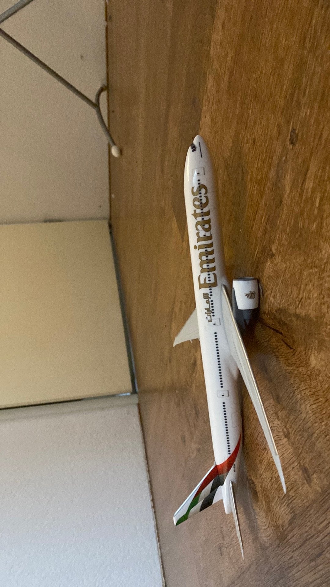 Model vliegtuig Emirates 777-300, Verzamelen, Ophalen of Verzenden, Zo goed als nieuw, Schaalmodel