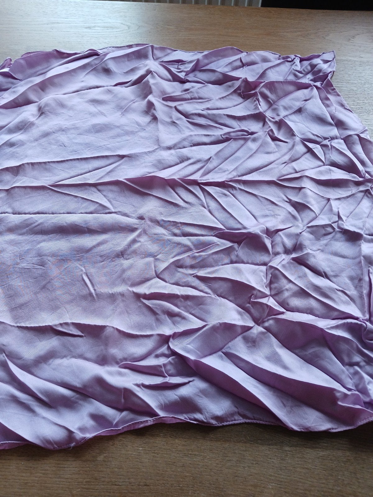 Paarse sjaal van 68x68cm, Ophalen of Verzenden, Zo goed als nieuw, Maat 46/48 (XL) of groter, Sjaal