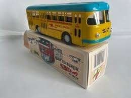 KOVAP Bussing Bus-Vyrobce Hracek - beige bus met rode bumper, Hobby en Vrije tijd, Modelauto's | 1:43, Verzenden, Zo goed als nieuw