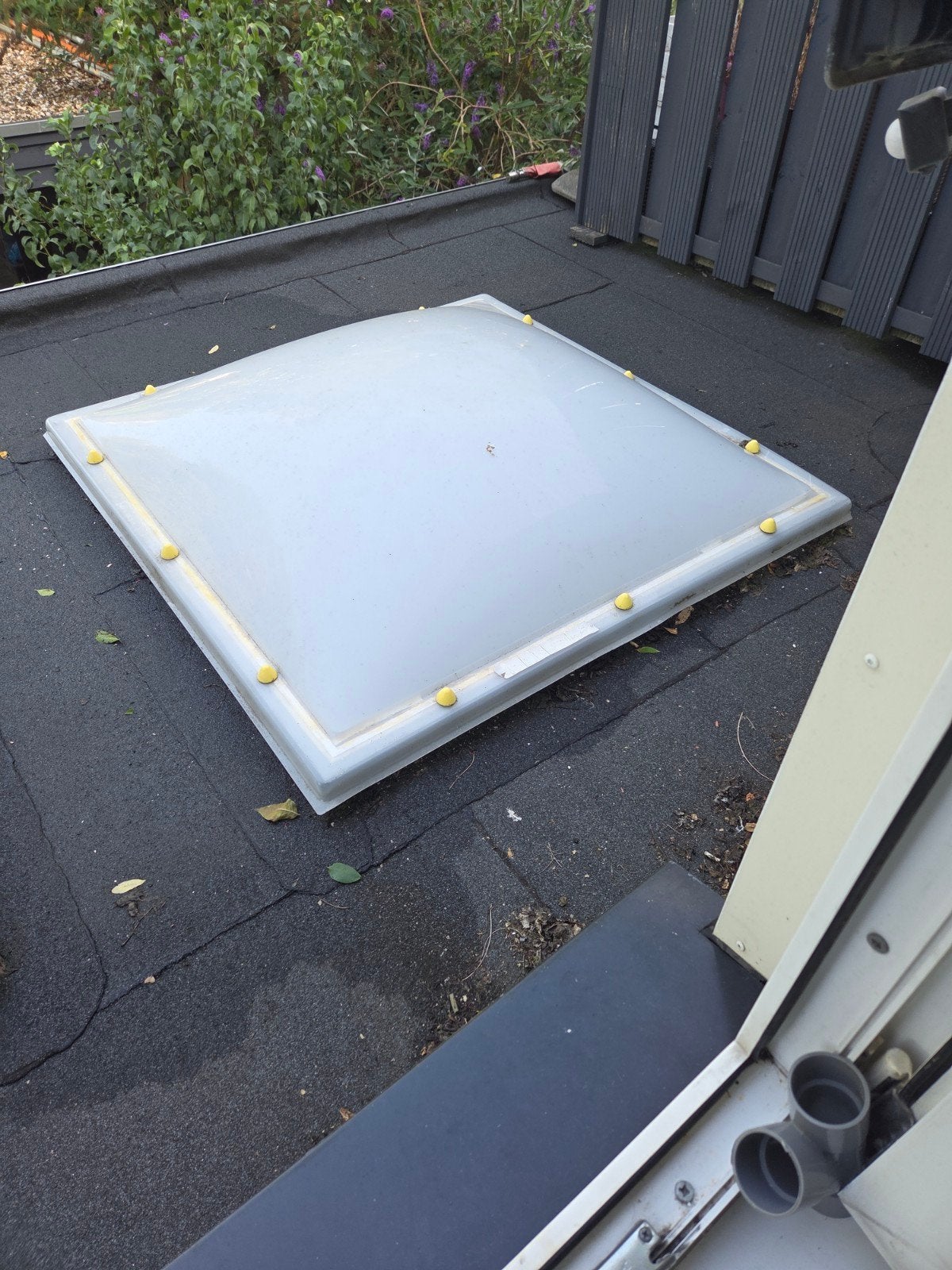 Twee dakkoepels 130x130 cm - Goede staat, Doe-het-zelf en Verbouw, Glas en Ramen, Ophalen, Gebruikt, 120 tot 160 cm, 120 tot 160 cm