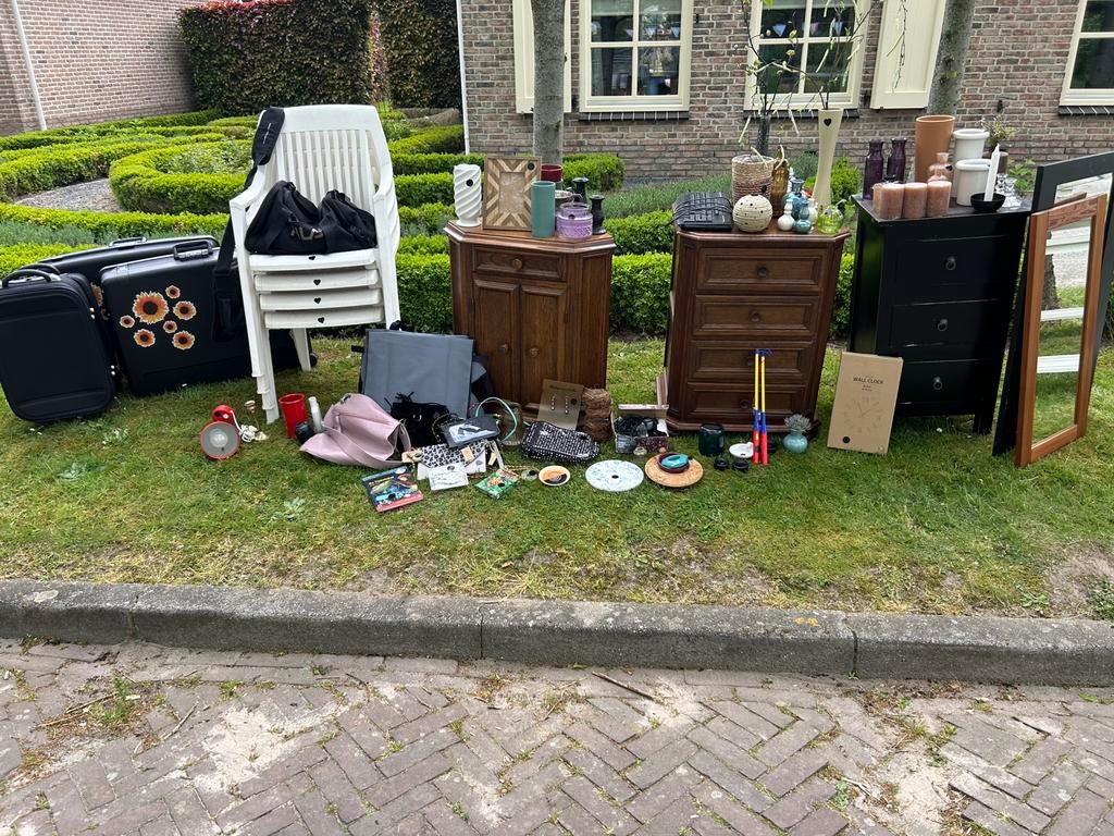 Rommelmarkt spullen, Ophalen, Gebruikt