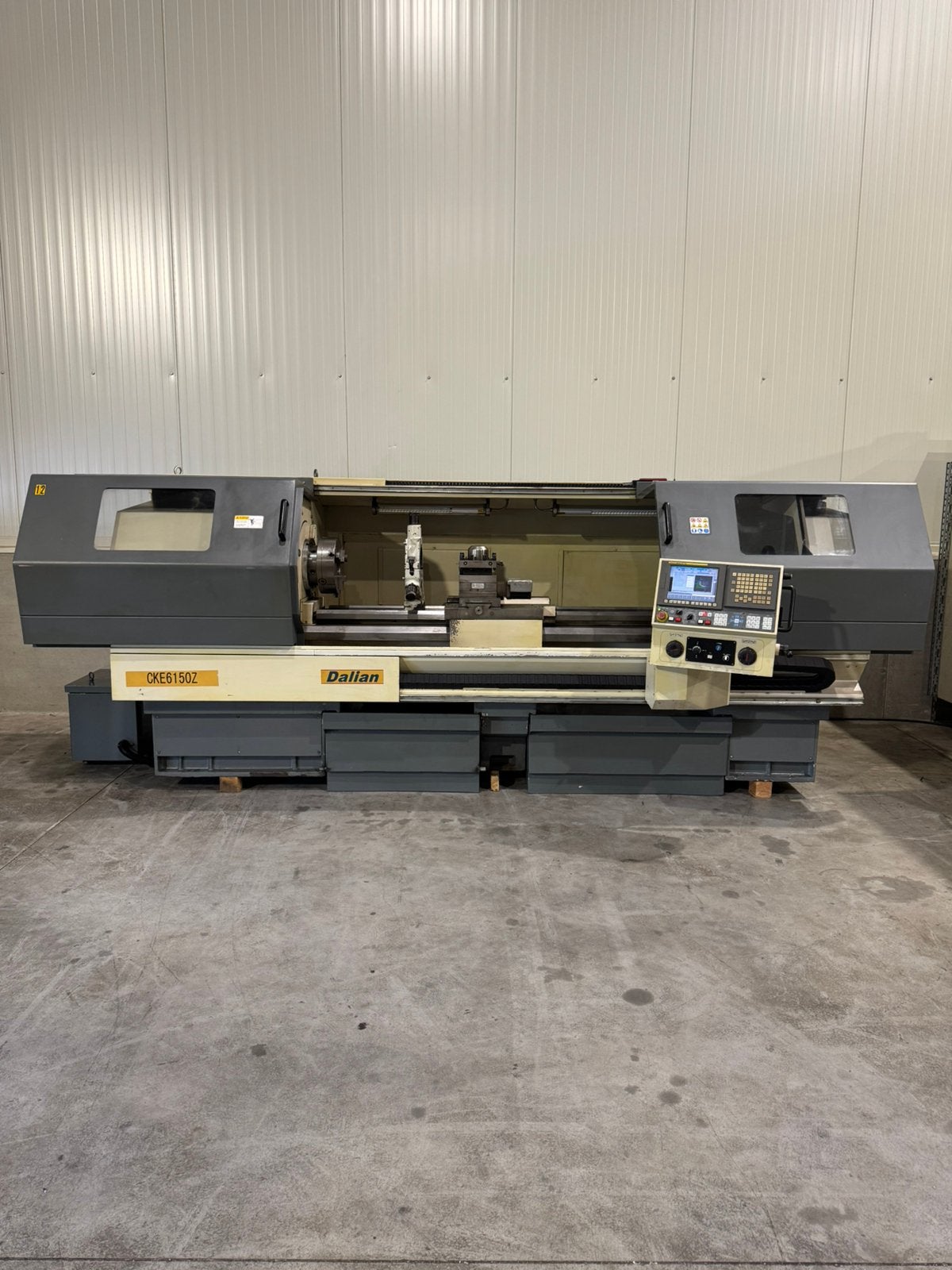 Dalian DMTG Draaibank met fanuc CNC / teach-in besturing, Doe-het-zelf en Verbouw, Draaibanken, Ophalen, 1000 mm of meer, Zo goed als nieuw