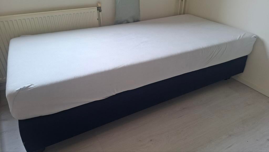 Eenpersoons bed met matras 200x90, Ophalen, Gebruikt, 90 cm, Eenpersoons