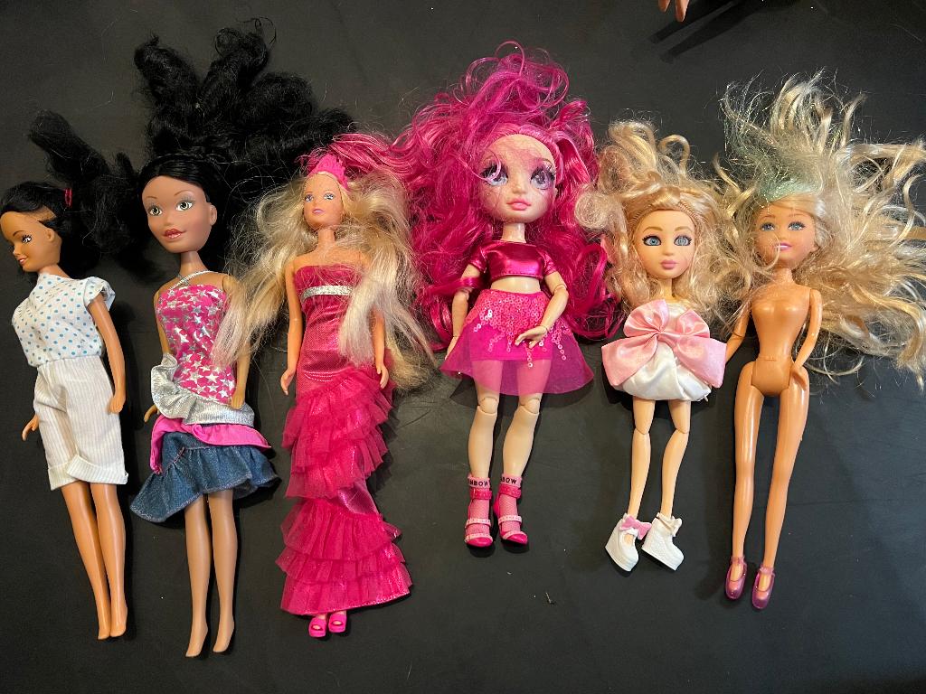 MGA LOL barbie Simba barbies poppen snapstar barbiepop lotje, Kinderen en Baby's, Speelgoed | Poppen, Ophalen of Verzenden, Zo goed als nieuw