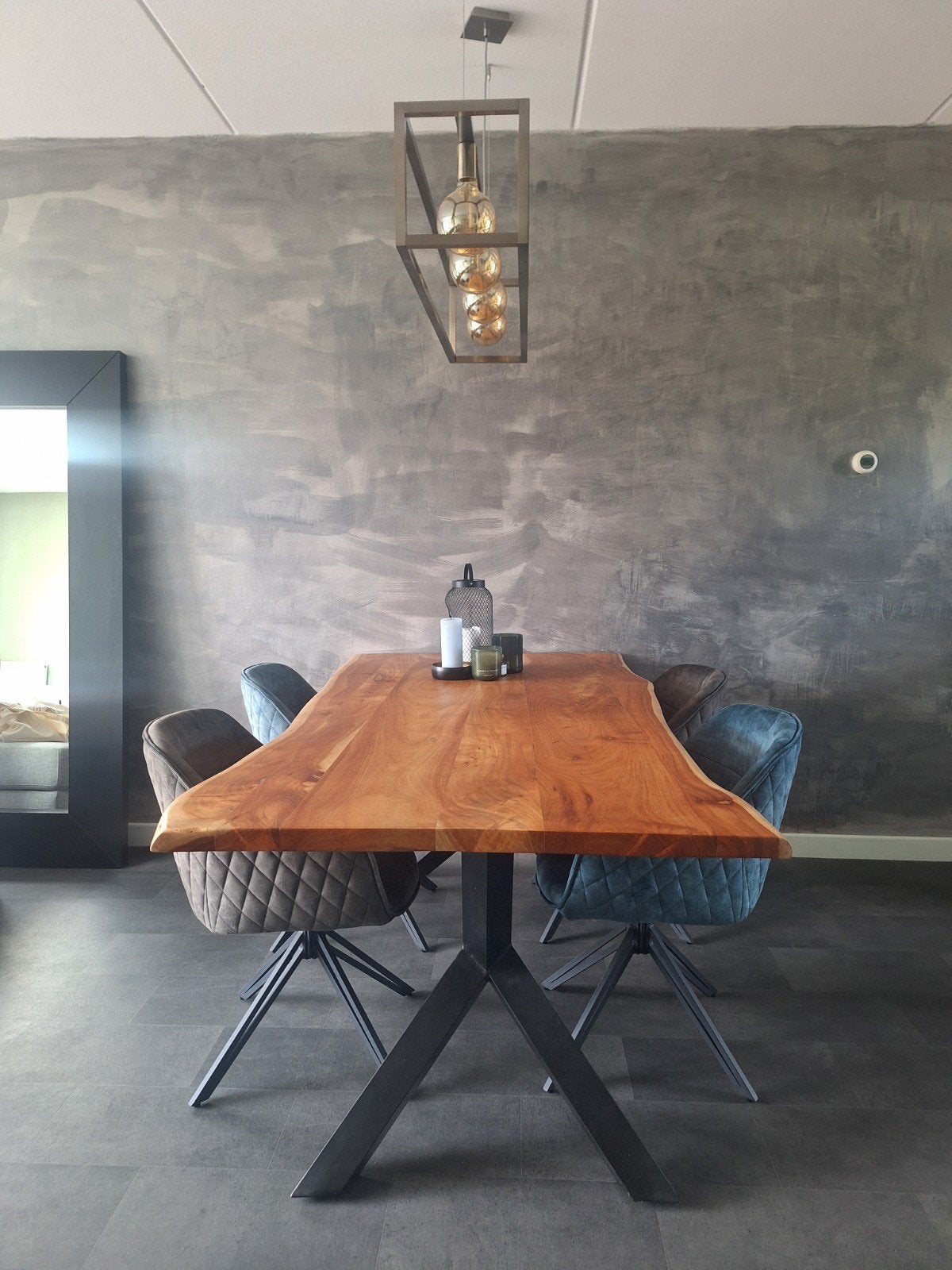 Mooie boomstam tafel [met 4 eetkamerstoelen], Ophalen, 200 cm of meer, 50 tot 100 cm, Zo goed als nieuw