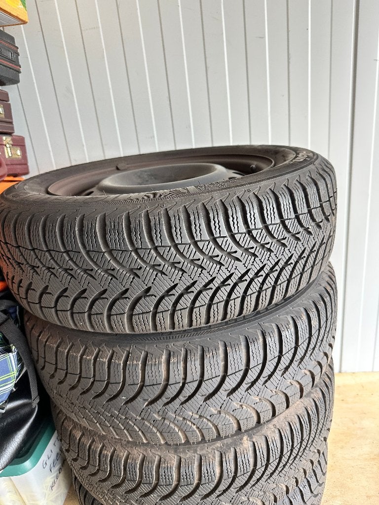 Set van 4 winterbanden Michelin Alpin Banden maat 185/65R15, Ophalen of Verzenden