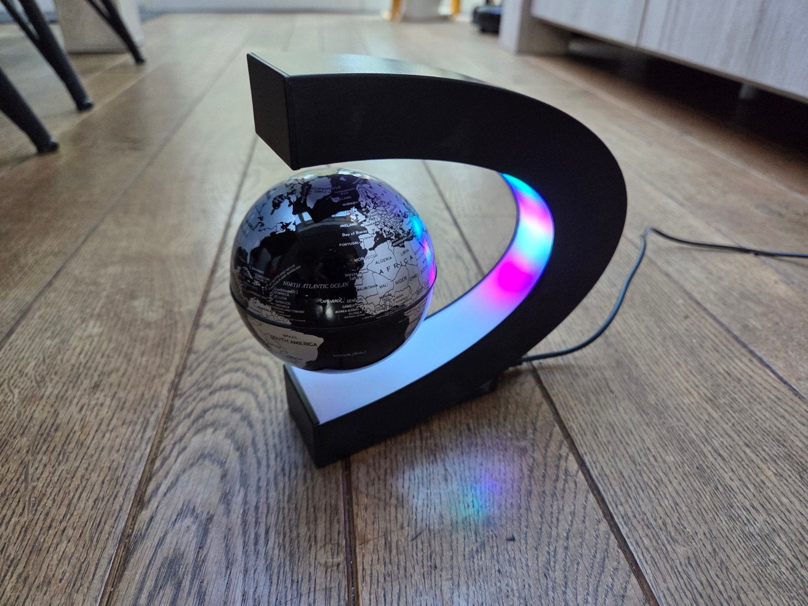 Zwevende Wereldbol Lamp met LED Verlichting, Ophalen of Verzenden, Zo goed als nieuw