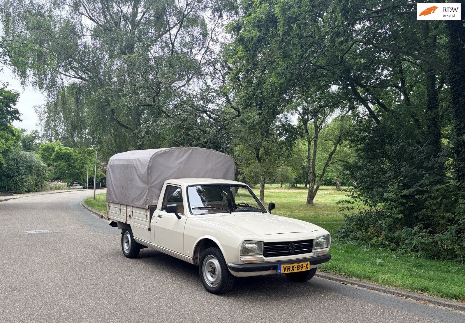Peugeot 504 pick up Zeer zeldzaam van de 2de eigenaar!, Achterwielaandrijving, Gebruikt, 4 cilinders, 1796 cc