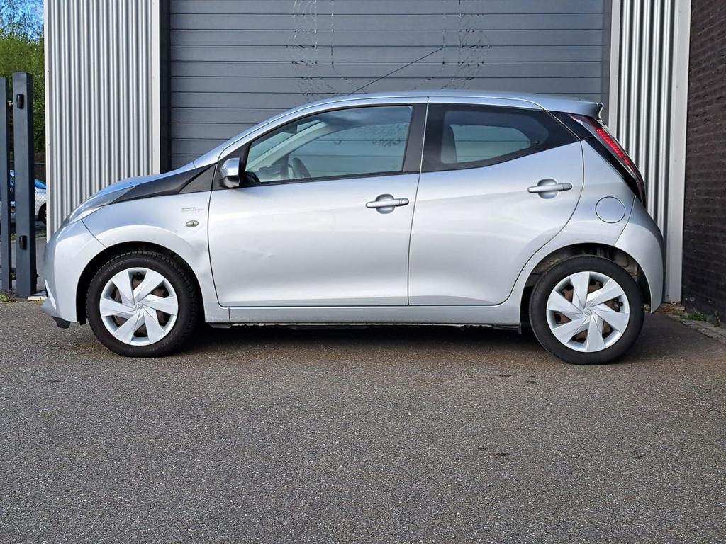 Toyota Aygo 1.0 VVT-i x-play Airco|Camera|Nap, Voorwielaandrijving, Euro 5, Stof, Gebruikt