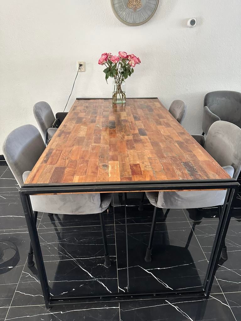 Eettafel, Overige houtsoorten, Industrieel en rustiek, Zo goed als nieuw, Vijf personen of meer