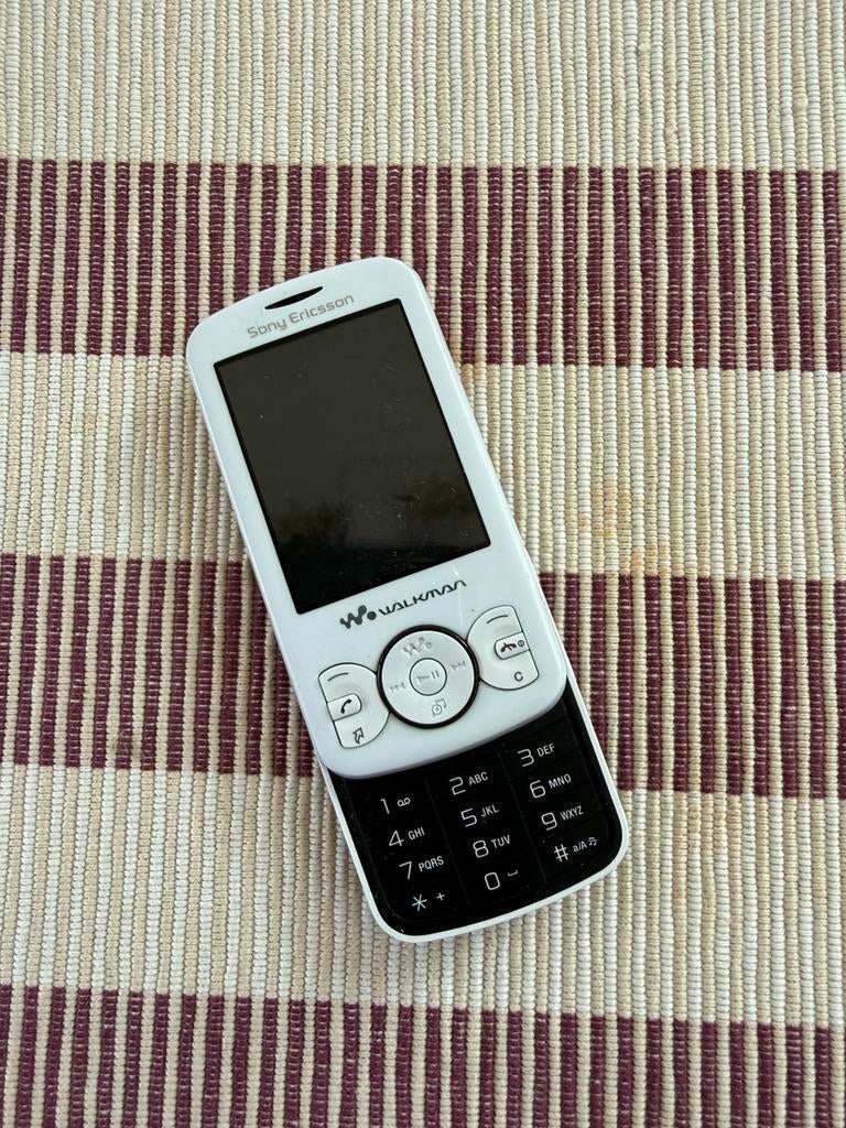 Sony Ericsson W100i Spiro Walkman, Ophalen of Verzenden, Zo goed als nieuw, Zwart, Overige systemen