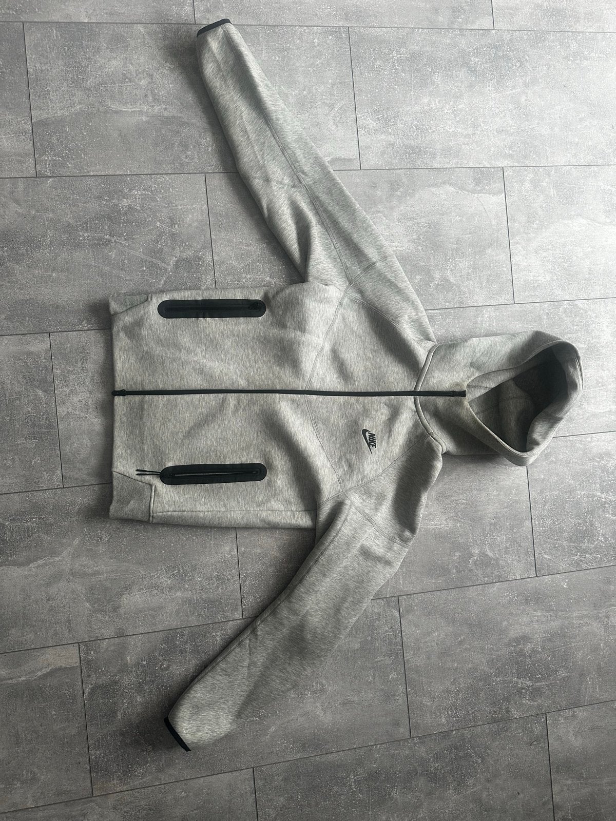 Nike Tech Fleece Bovenkant Grijs Maat S, Ophalen, Zo goed als nieuw, Maat 46 (S) of kleiner, Grijs