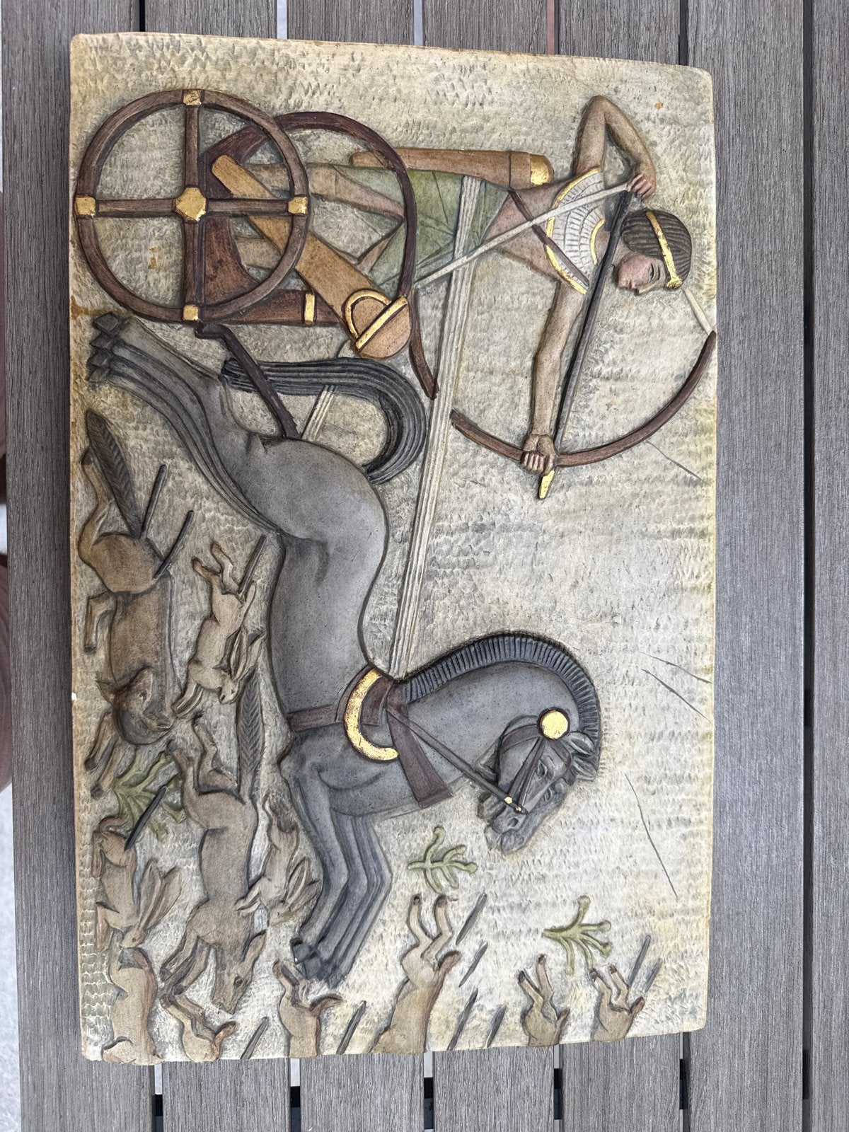 Wanddecoratie: Jager met strijdwagen en paard, Antiek en Kunst, Kunst | Beelden en Houtsnijwerken, Ophalen, Wanddecoratie, 20 - 50 cm