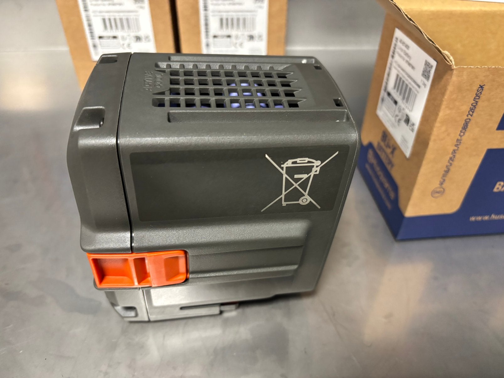 Husqvarna accu 40 B 140 X NIEUW!! BLI-X batterij 2 stuks., Tuin en Terras, Hand-tuingereedschap, Ophalen of Verzenden, Nieuw, Overige soorten