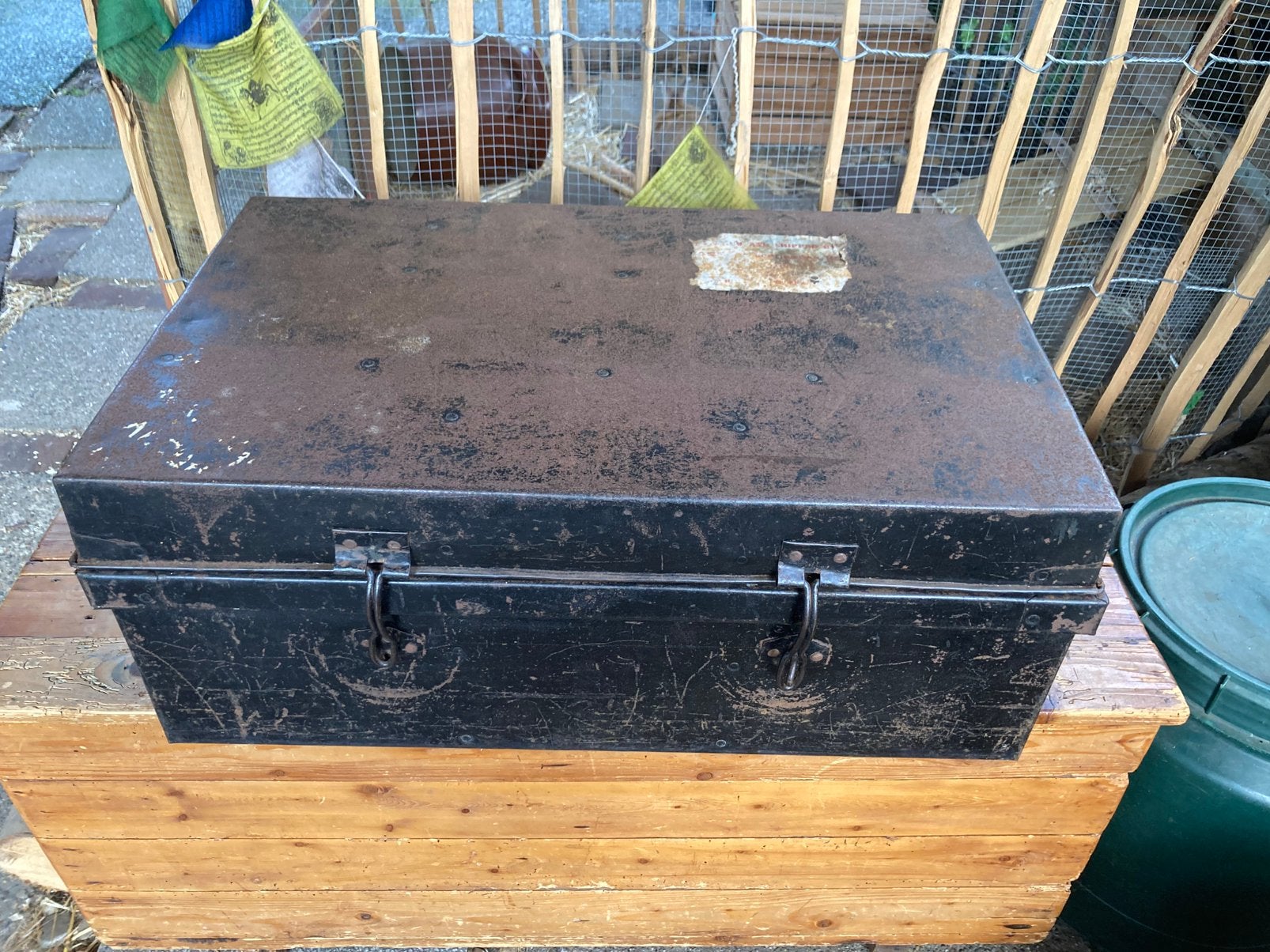 Metalen oude kist, Huis en Inrichting, Ophalen, Gebruikt, 50 tot 100 cm, Minder dan 50 cm