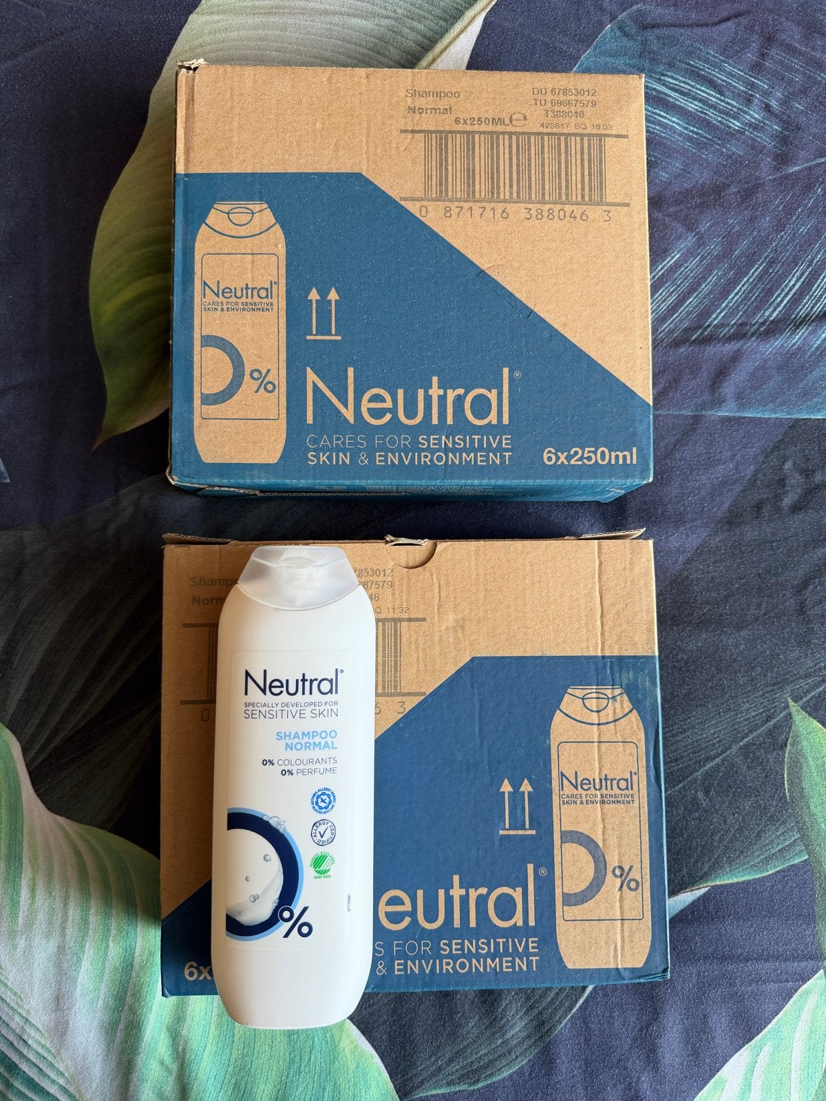 Neutral Shampoo Normaal Haar - 6x250ml (x2), Ophalen, Nieuw, Shampoo of Conditioner