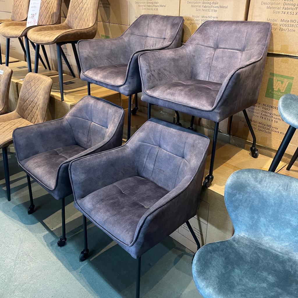 eetkamerstoelen op wiel 4  stuks 50% KORTING nu €75 p.st, Ophalen, Nieuw, Modern, Met wielen, Velvet stof, Design, Adore stof, Antraciet