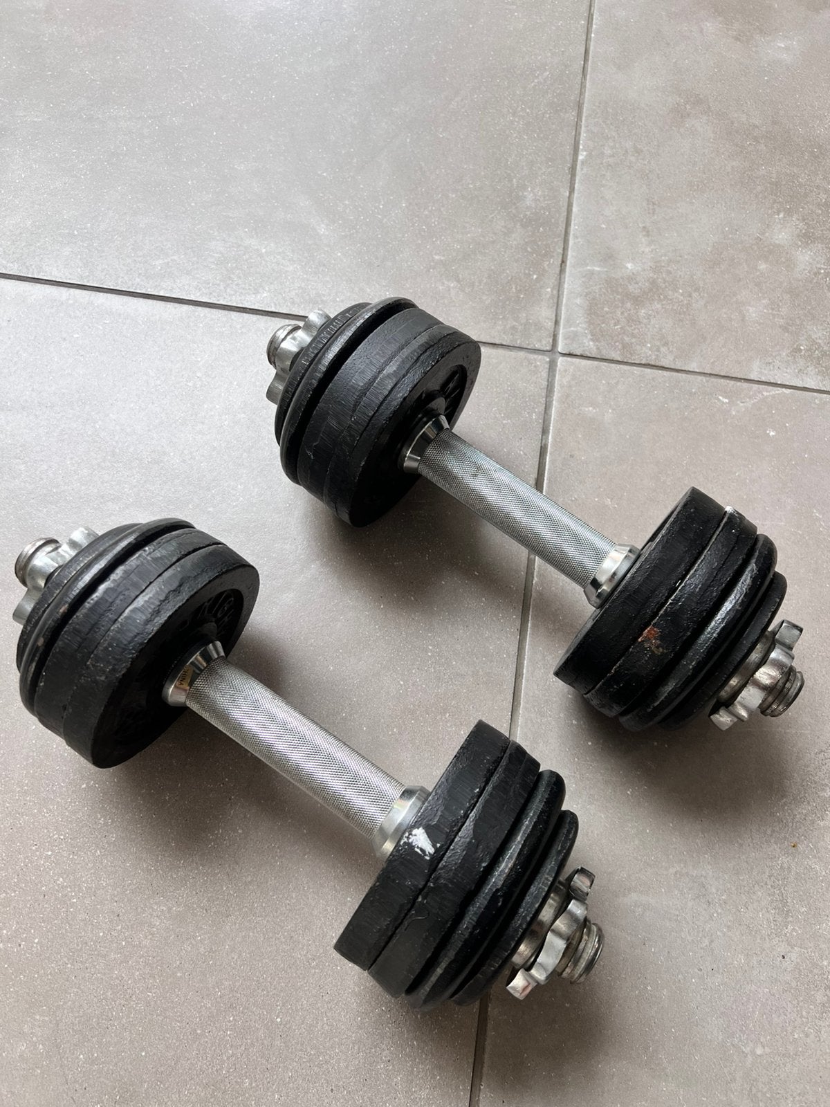 GIETIJZEREN GEWICHTEN SET DUMBELLS / HALTERS TOTAAL 18 KILO, Ophalen, Zo goed als nieuw, Armen, Dumbbell
