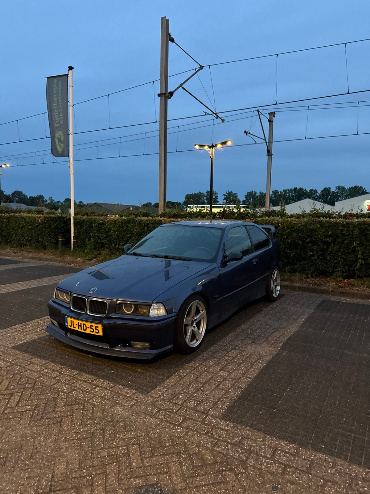BMW E36 | schuifdak | CarPlay | APK 02-2027| veel onderhoud, 1596 cc, Zwart, 4 cilinders, Blauw