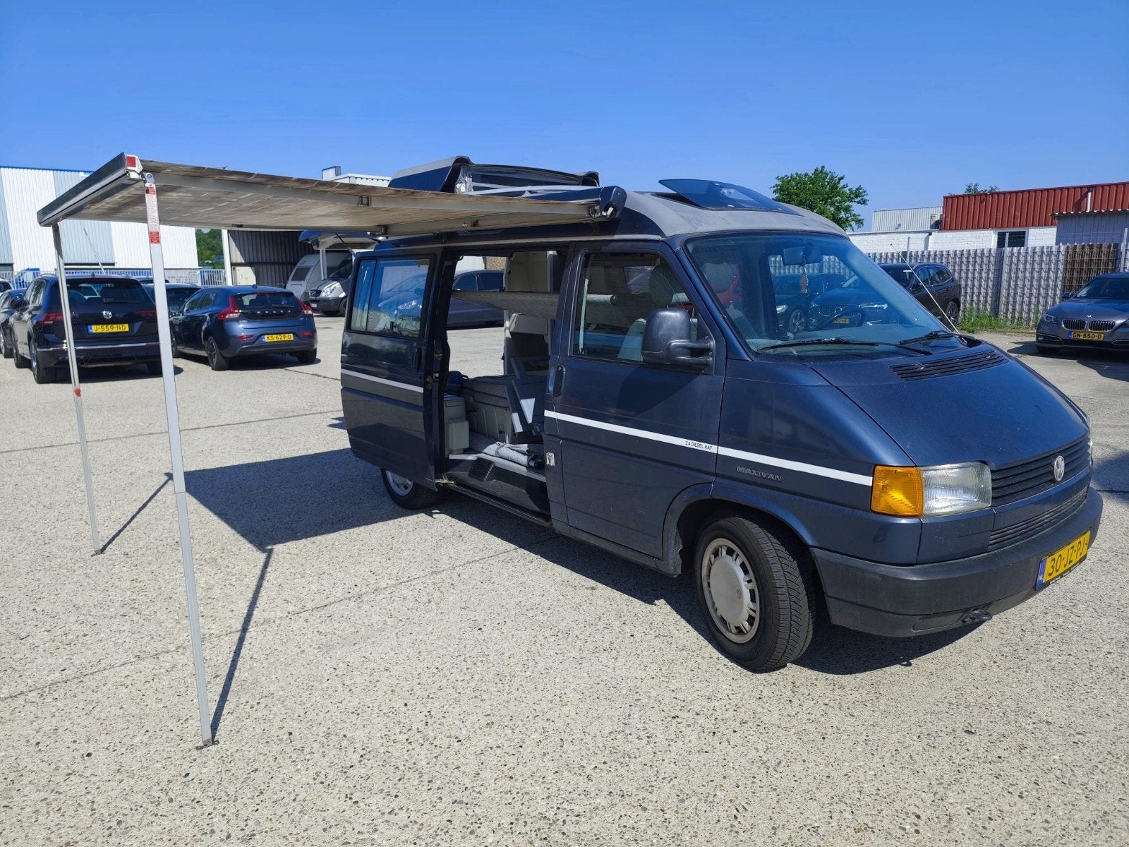 Volkswagen T4 2.4D Dehler Camper weinig kilometers, Caravans en Kamperen, Buscamper of Camperbus, Volkswagen, Particulier, 4 tot 5 meter