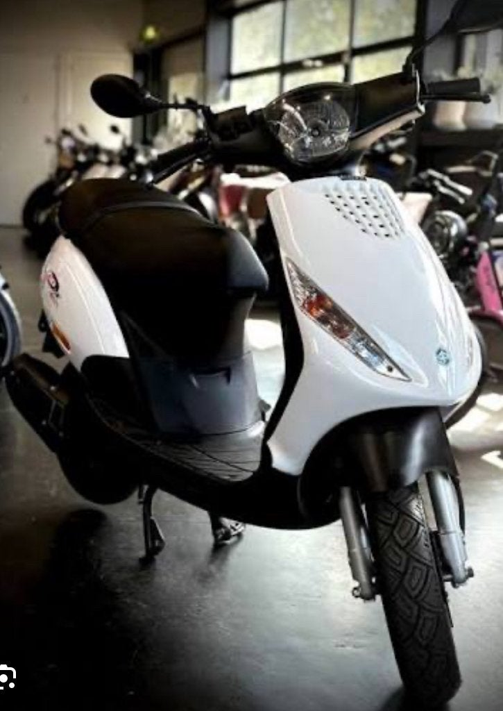 Paggio zip 2t 50cc GEZOCHT!! €1000, Fietsen en Brommers, Scooters | Piaggio, Ophalen, Zo goed als nieuw, Tweetakt, Zip