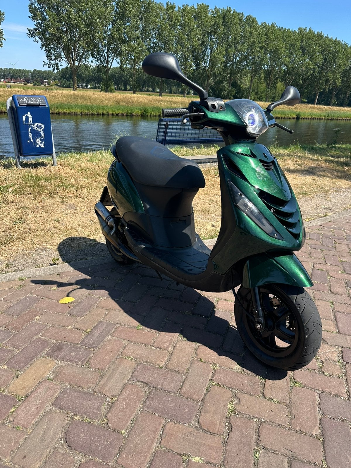 Piaggio zip 2t, Fietsen en Brommers, Scooters | Piaggio, Zo goed als nieuw, Zip, Benzine, Ophalen