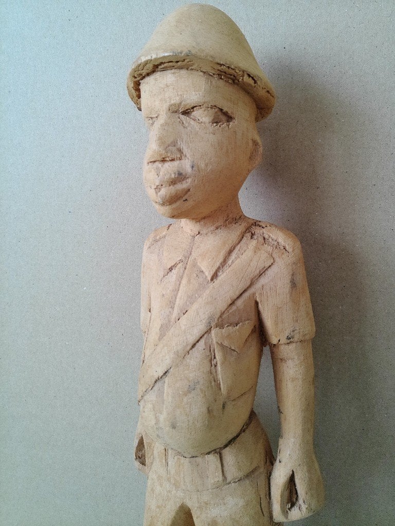 Afrikaans beeld colon beeld colon art beeld 34cm Nigeria ?, Hout, Gesneden, Ophalen of Verzenden, Afrika