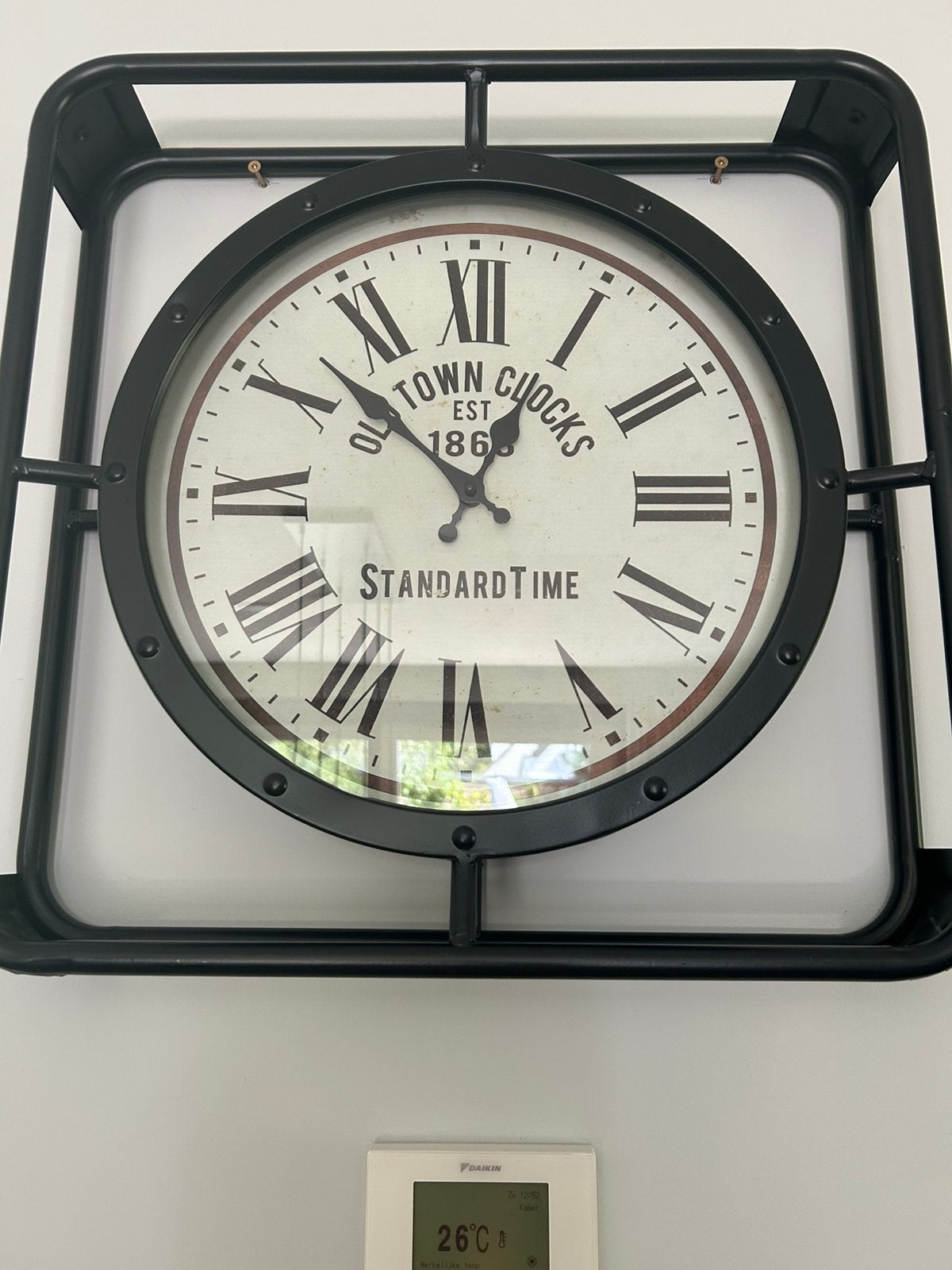 Stoere zwart metalen klok, Ophalen, Zo goed als nieuw, Wandklok
