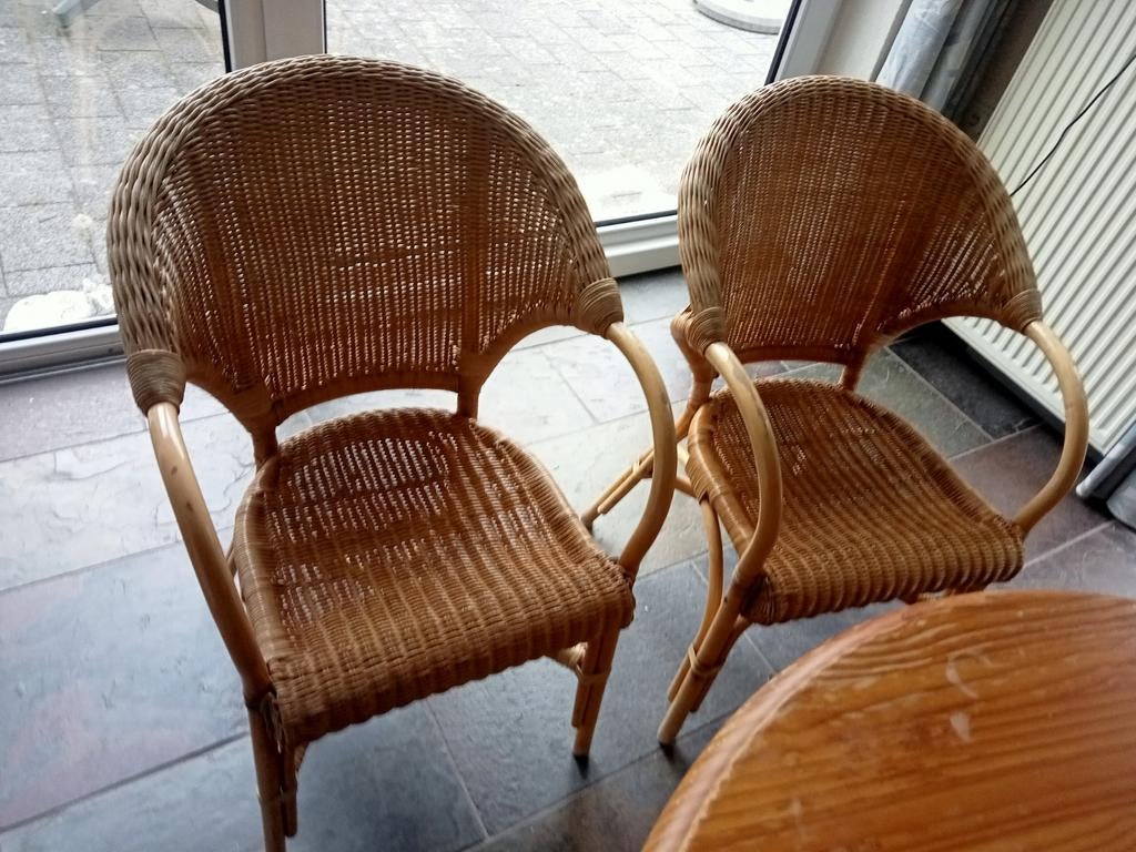 Rotan tafel met 4 stoelen, Huis en Inrichting, Tafels | Eettafels, Ophalen, Gebruikt