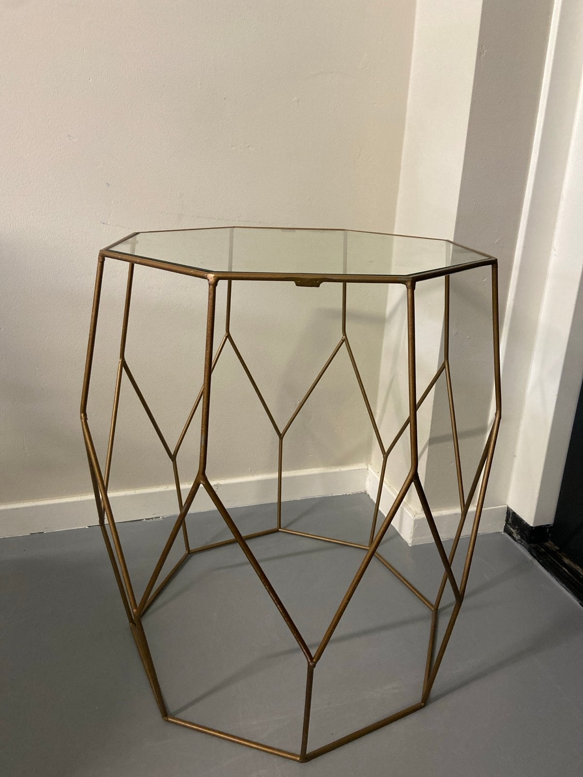 Riverdale bijzettafel met glazen blad, Ophalen, Gebruikt, Metaal of Aluminium, 55 tot 75 cm