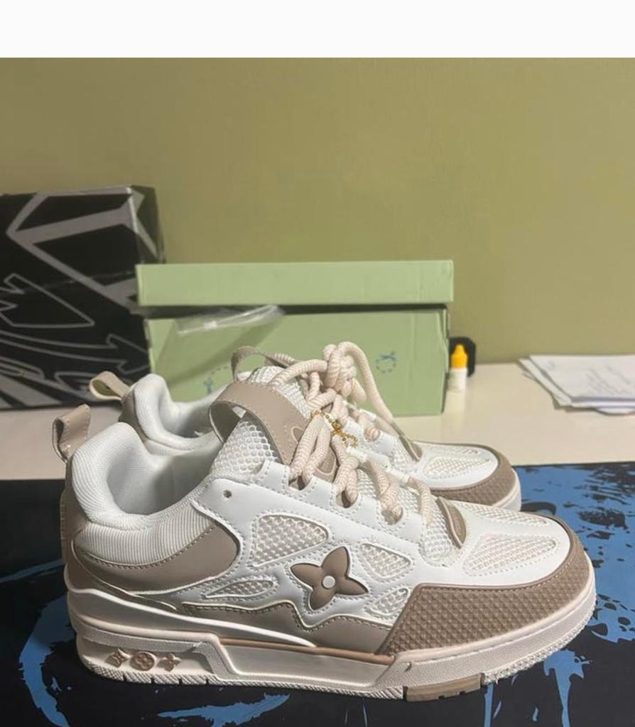 LV Skate Sneakers Beige Maat 41, Ophalen of Verzenden, Gedragen, Beige, Sneakers of Gympen
