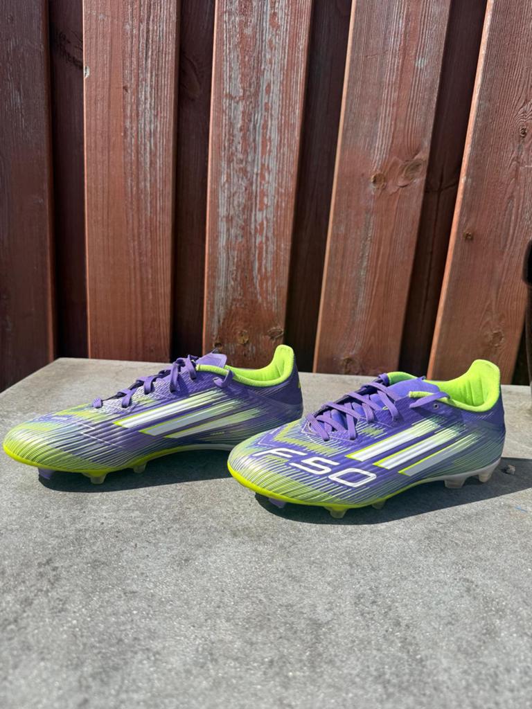 Adidas f50 voetbalschoenen maat 39 1/3, Maat XS of kleiner, Schoenen, Ophalen of Verzenden, Zo goed als nieuw
