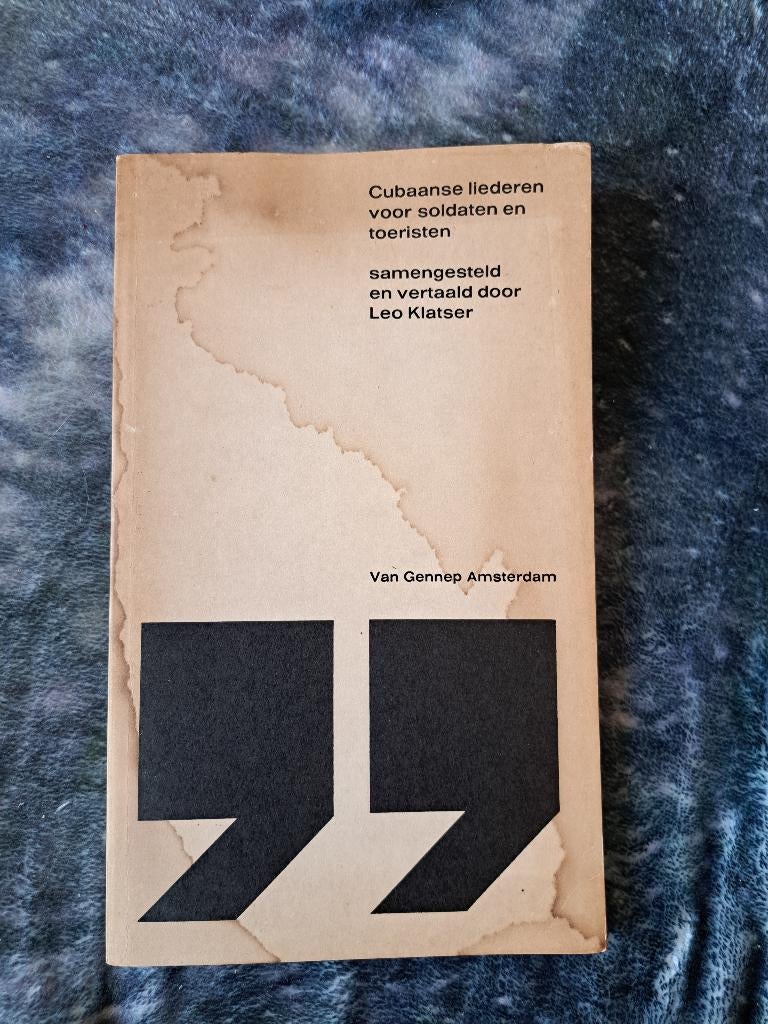 Cubaanse liederen voor soldaten en toeristen, Boeken, Ophalen of Verzenden, Zuid-Amerika, Reisgids of -boek, Gelezen