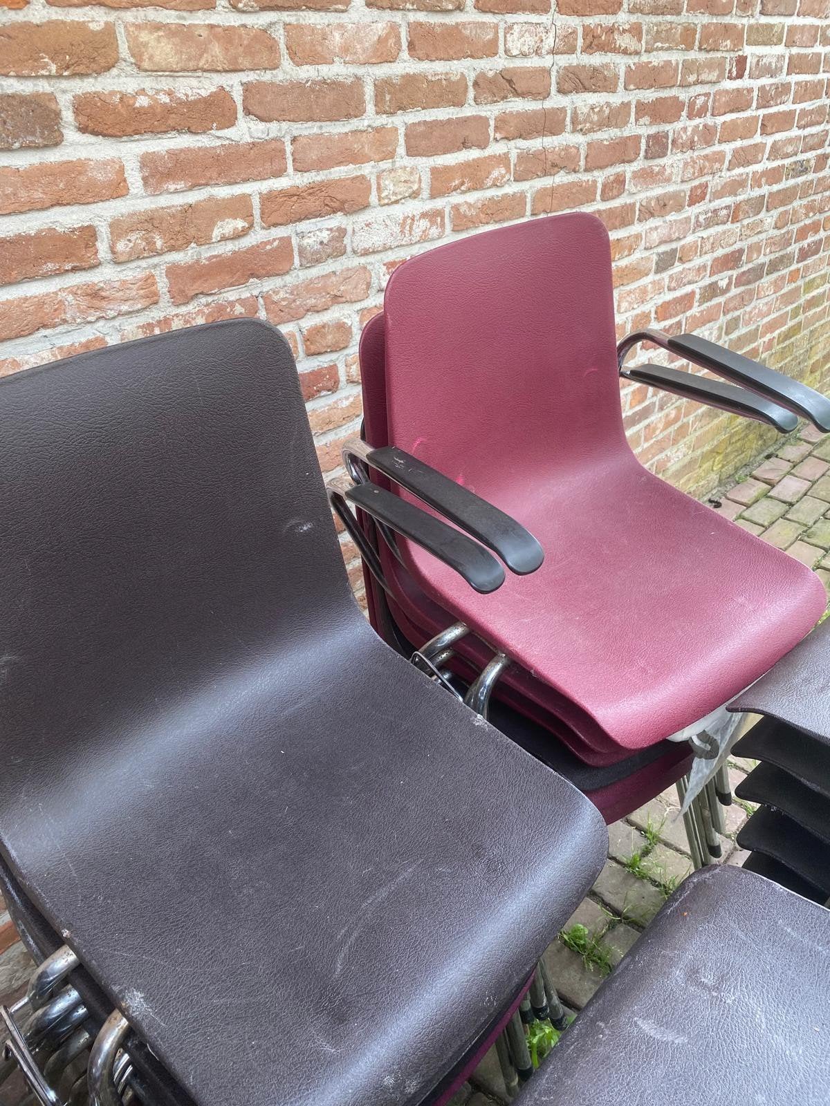 Stapelbare stoelen met & zonder armleuning, Ophalen, Gebruikt, Overige kleuren, Kantine, School, Praktisch