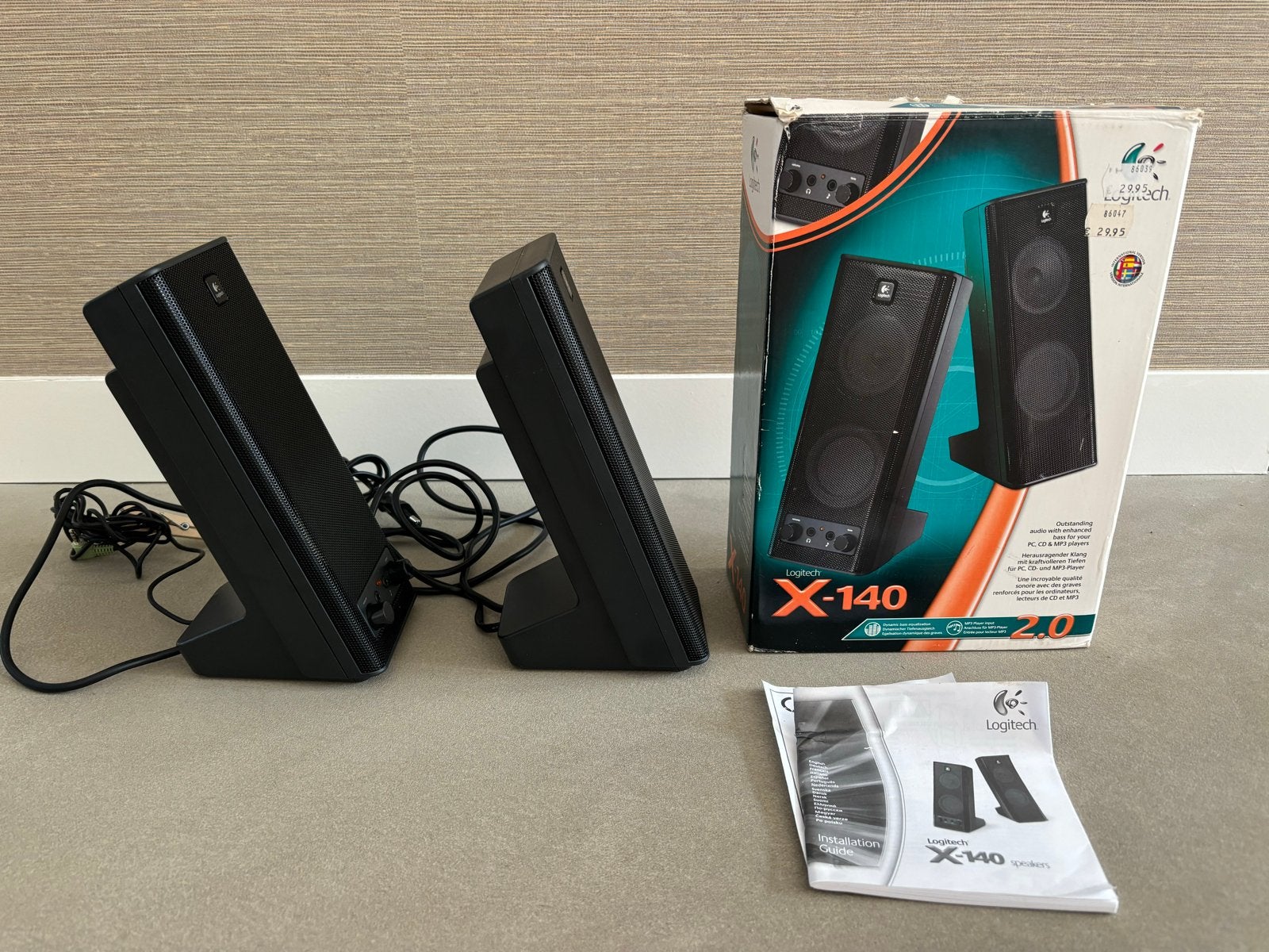Logitech X-140 2.0 Luidsprekerset - Goede Staat, Ophalen of Verzenden, Zo goed als nieuw, Audiokanaal 2