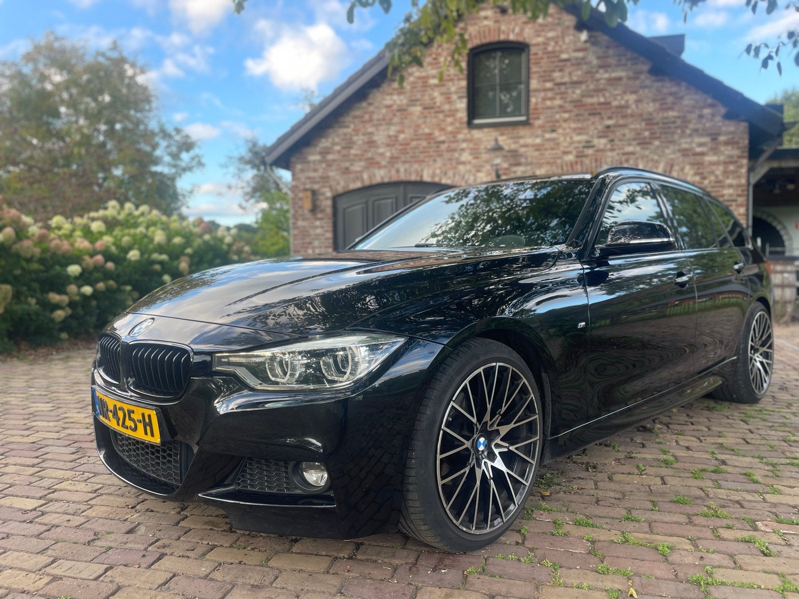 BMW 3-Serie 320i High Executive M pakket  2017 automaat, Auto's, 1800 kg, Zwart, 4 cilinders, Zwart