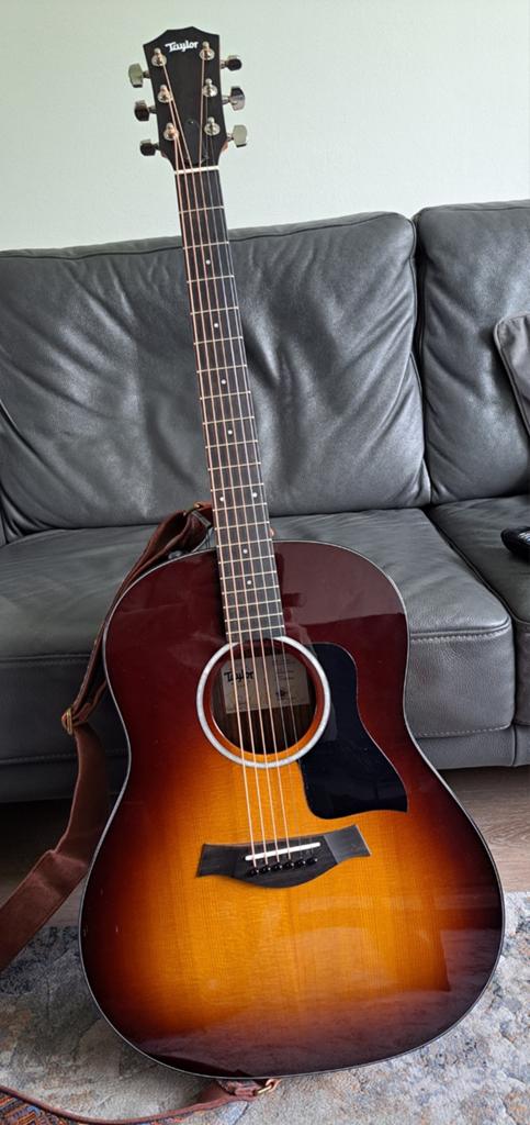 Taylor gitaar in nieuwstaat., Ophalen of Verzenden, Zo goed als nieuw, Western- of Steelstringgitaar, Met koffer