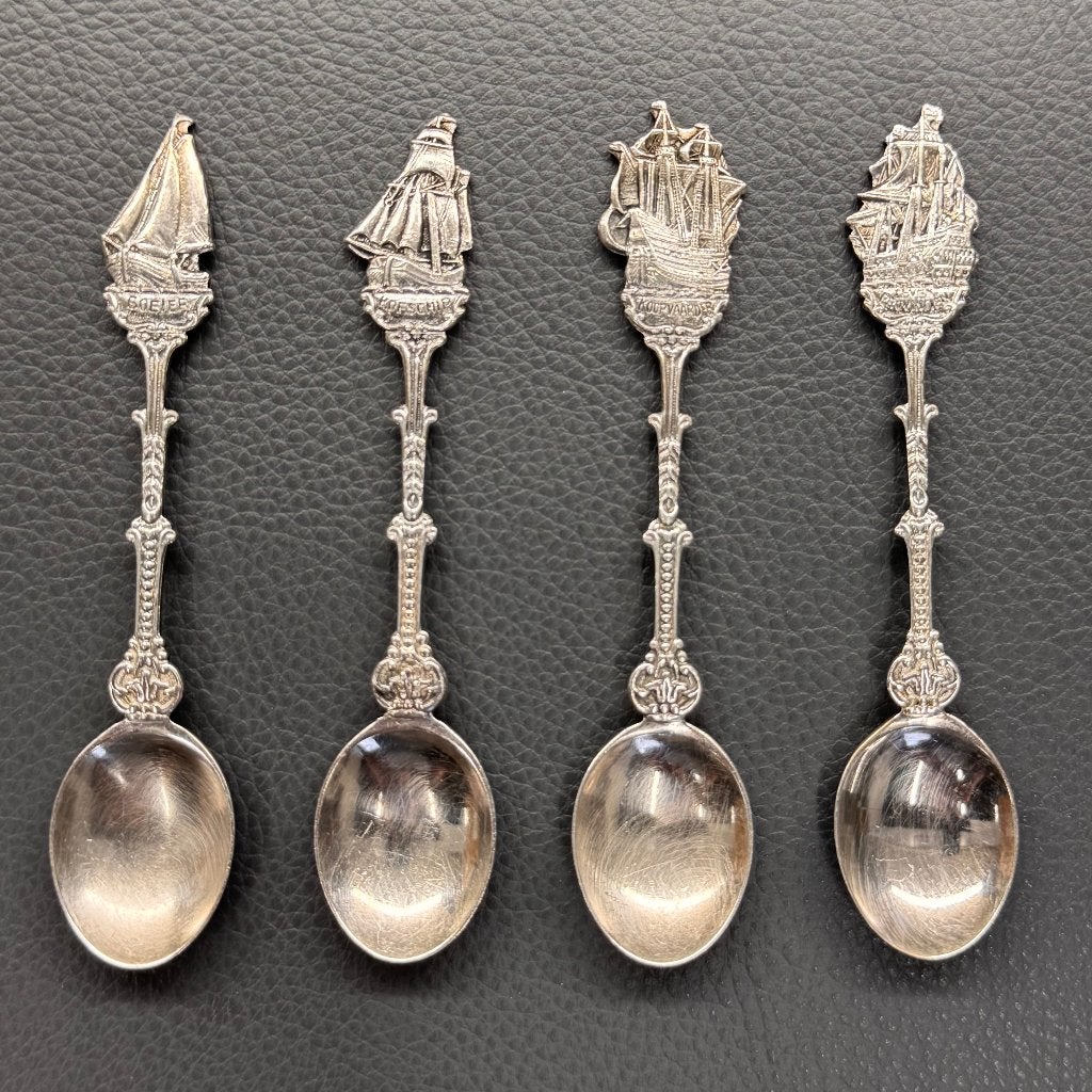 Set van 4 DE lepeltjes Nederlandse historische schepen, Ophalen