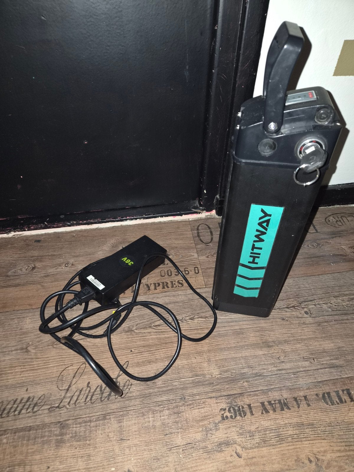 Hitway E-bike Accu met Oplader 36V, Ophalen of Verzenden, Gebruikt